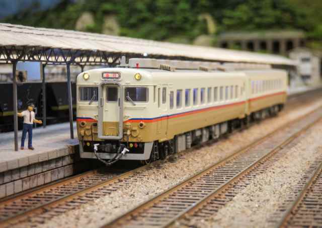 耳スピは音漏れしない？静かな電車でも大丈夫？